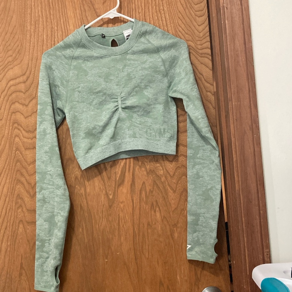 Gymshark size medium light green work out top EUC